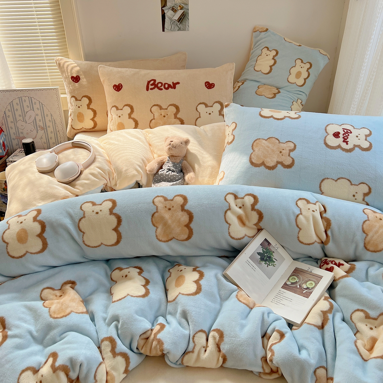 91家纺网 家纺一手货源 找家纺 （总）桃子家居 2025新款A类ins数码印花枕混搭小清新少女卡通猫咪加厚牛奶系列四件套