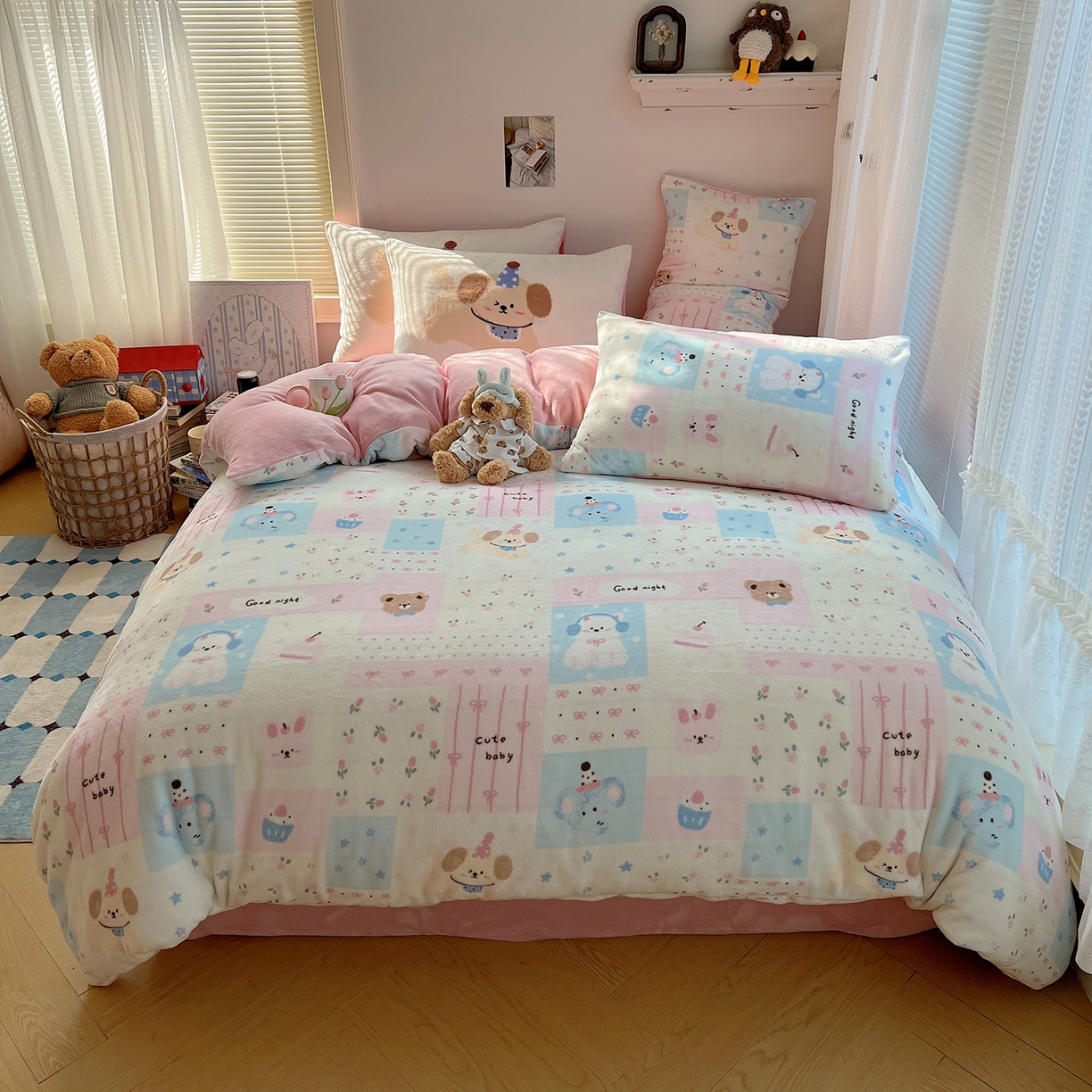 91家纺网 家纺一手货源 找家纺 （总）桃子家居 2025新款A类ins数码印花枕混搭小清新少女卡通猫咪加厚牛奶系列四件套