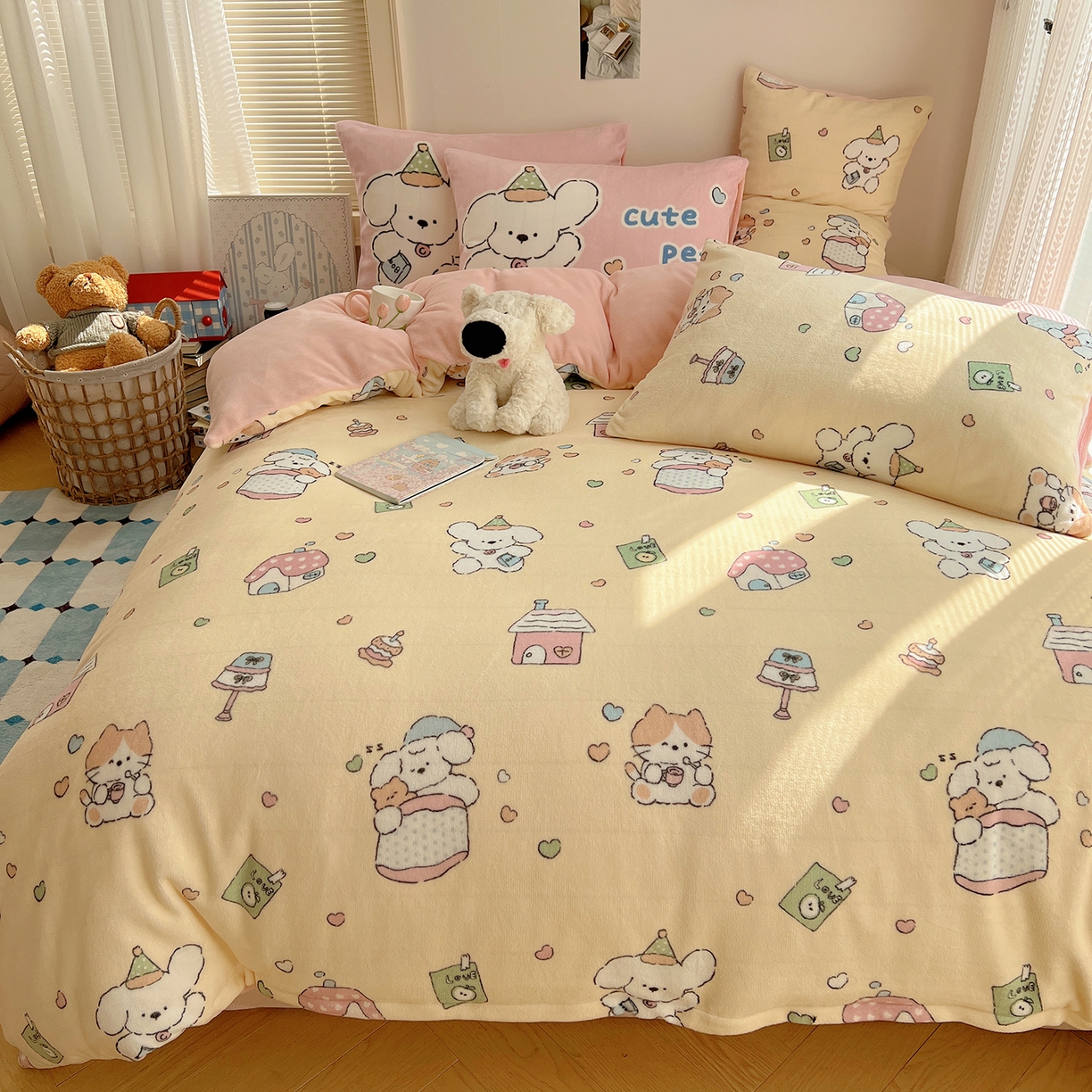 91家纺网 家纺一手货源 找家纺 桃子家居 2025新款A类ins数码印花枕混搭小清新少女卡通猫咪加厚牛奶系列四件套 绒-混搭奶黄日记