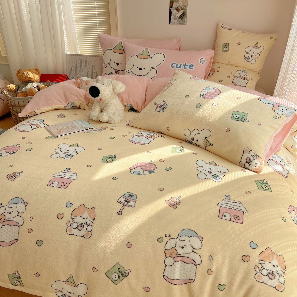 91家纺网 家纺一手货源 找家纺 桃子家居 2025新款A类ins数码印花枕混搭小清新少女卡通猫咪加厚牛奶系列四件套 绒-混搭奶黄日记