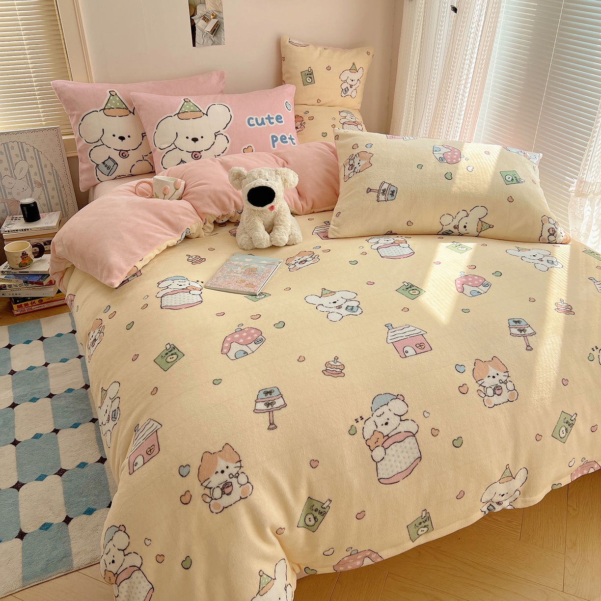 91家纺网 家纺一手货源 找家纺 桃子家居 2025新款A类ins数码印花枕混搭小清新少女卡通猫咪加厚牛奶系列四件套 绒-混搭奶黄日记