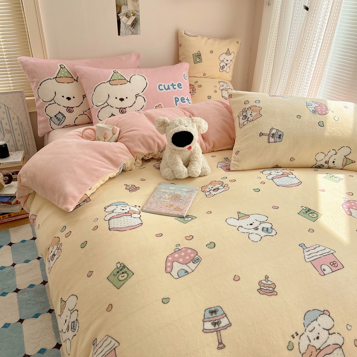 91家纺网 家纺一手货源 找家纺 桃子家居 2025新款A类ins数码印花枕混搭小清新少女卡通猫咪加厚牛奶系列四件套 绒-混搭奶黄日记