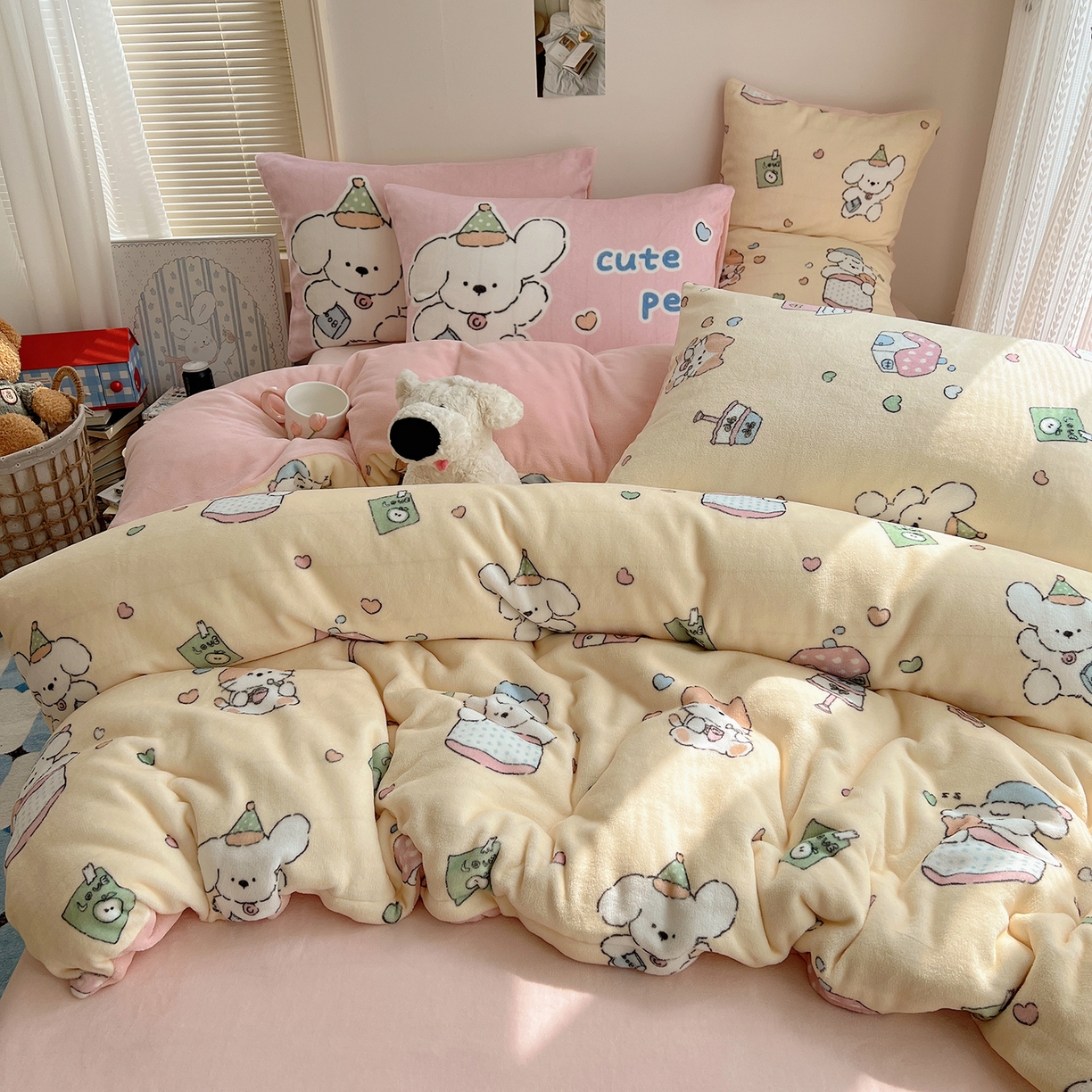 91家纺网 家纺一手货源 找家纺 桃子家居 2025新款A类ins数码印花枕混搭小清新少女卡通猫咪加厚牛奶系列四件套 绒-混搭奶黄日记