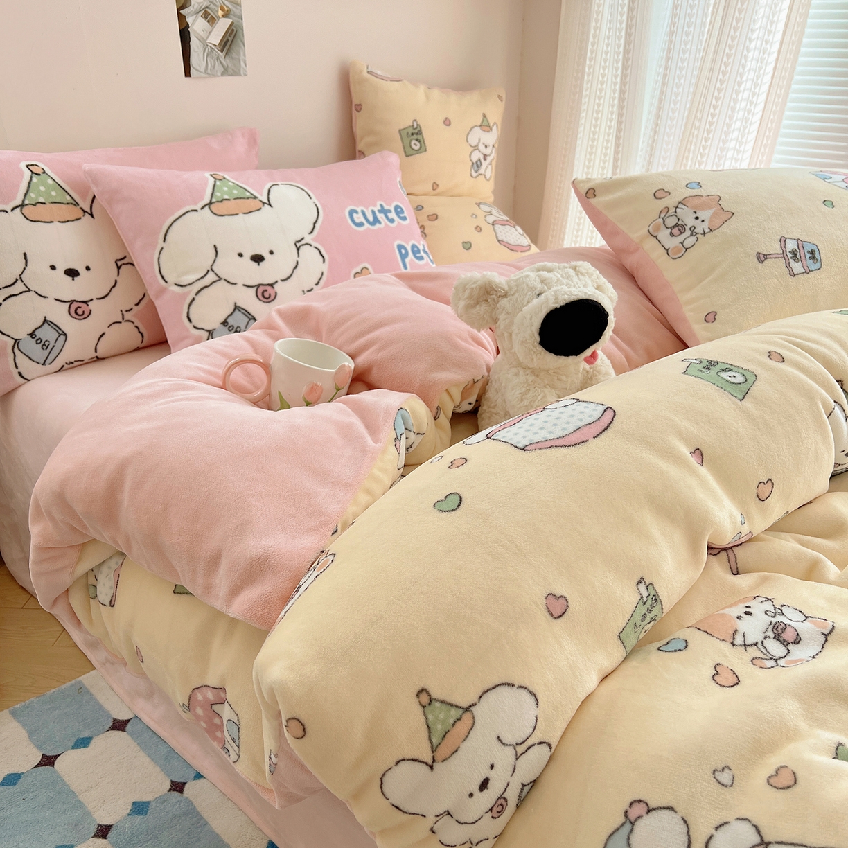 91家纺网 家纺一手货源 找家纺 桃子家居 2025新款A类ins数码印花枕混搭小清新少女卡通猫咪加厚牛奶系列四件套 绒-混搭奶黄日记
