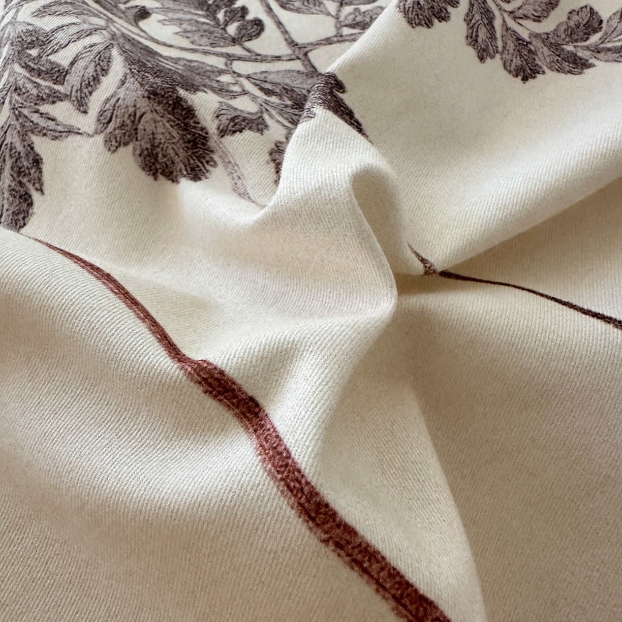 91家纺网 家纺一手货源 找家纺 小叮当家纺仓储工厂店 2025新款数码印花全棉纯棉磨毛四件套 草木绮梦