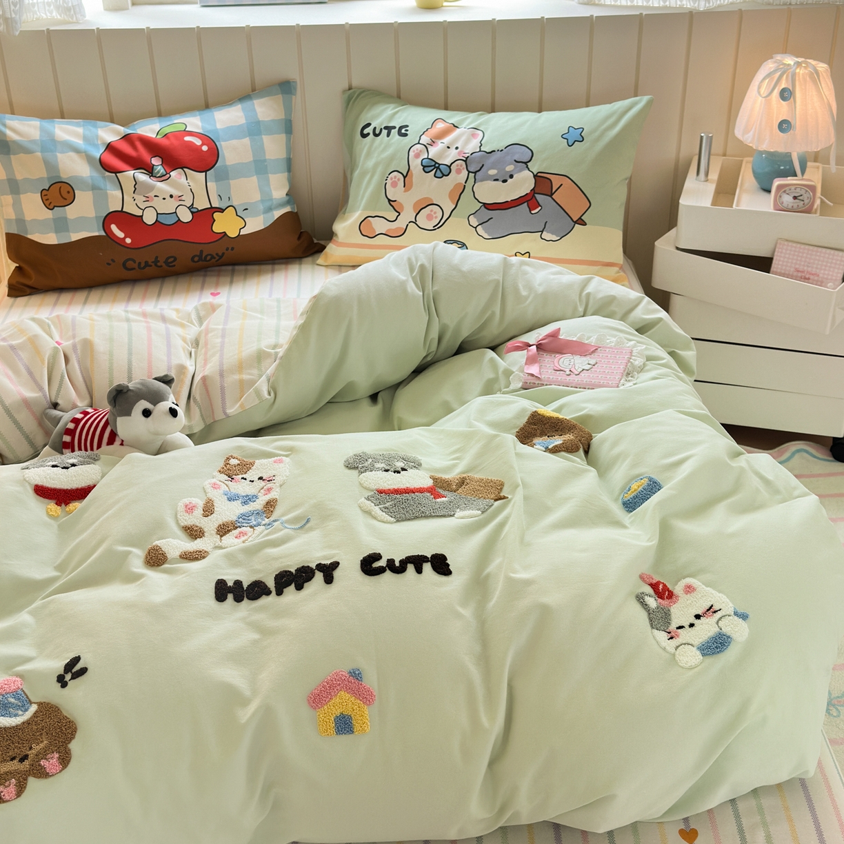 91家纺网 家纺一手货源 找家纺 小叮当家纺仓储工厂店 2025新款数码印花全棉纯棉磨毛毛巾绣四件套 毛茸茸伙伴