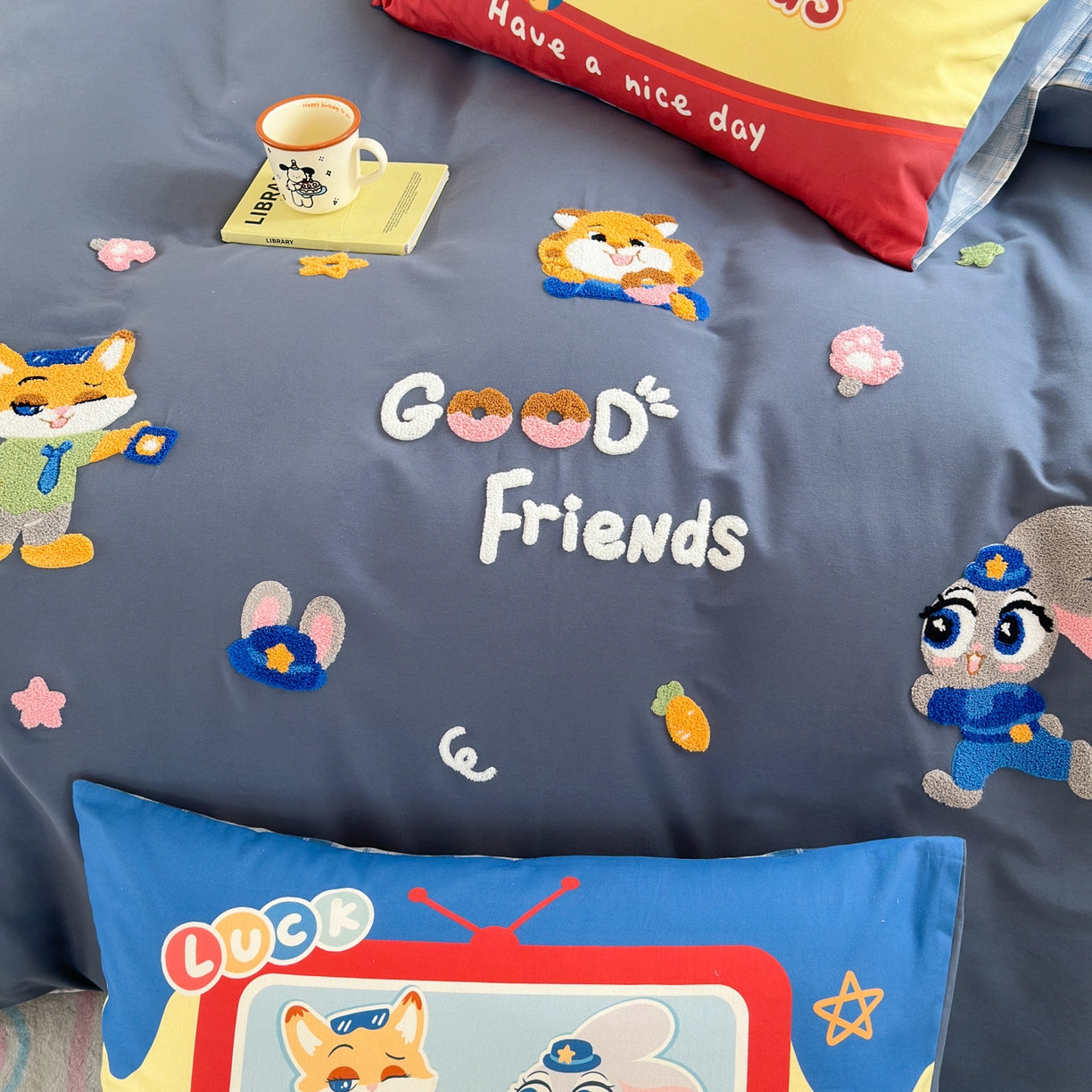 91家纺网 家纺一手货源 找家纺 小叮当家纺仓储工厂店 2025新款数码印花全棉纯棉磨毛毛巾绣四件套 动物乌托邦