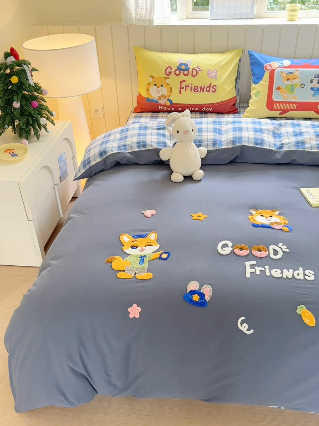 91家纺网 家纺一手货源 找家纺 小叮当家纺仓储工厂店 2025新款数码印花全棉纯棉磨毛毛巾绣四件套 动物乌托邦