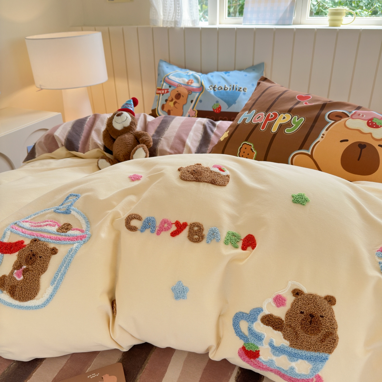 91家纺网 家纺一手货源 找家纺 小叮当家纺仓储工厂店 2025新款数码印花全棉纯棉磨毛毛巾绣四件套 卡皮巴拉-奶咖