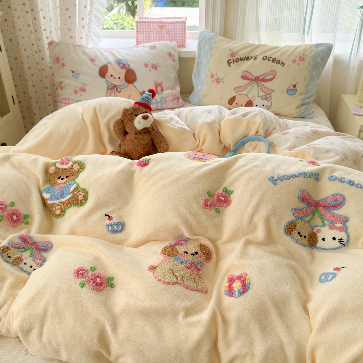 91家纺网 家纺一手货源 找家纺 小叮当家纺仓储工厂店 2025新款牛奶绒毛巾绣贴布绣牛奶绒四件套 毛绒森林