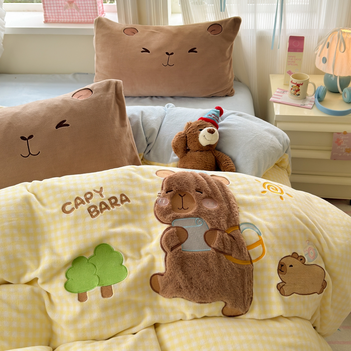 91家纺网 家纺一手货源 找家纺 小叮当家纺仓储工厂店 2025新款牛奶绒毛巾绣贴布绣牛奶绒四件套 水豚崽崽