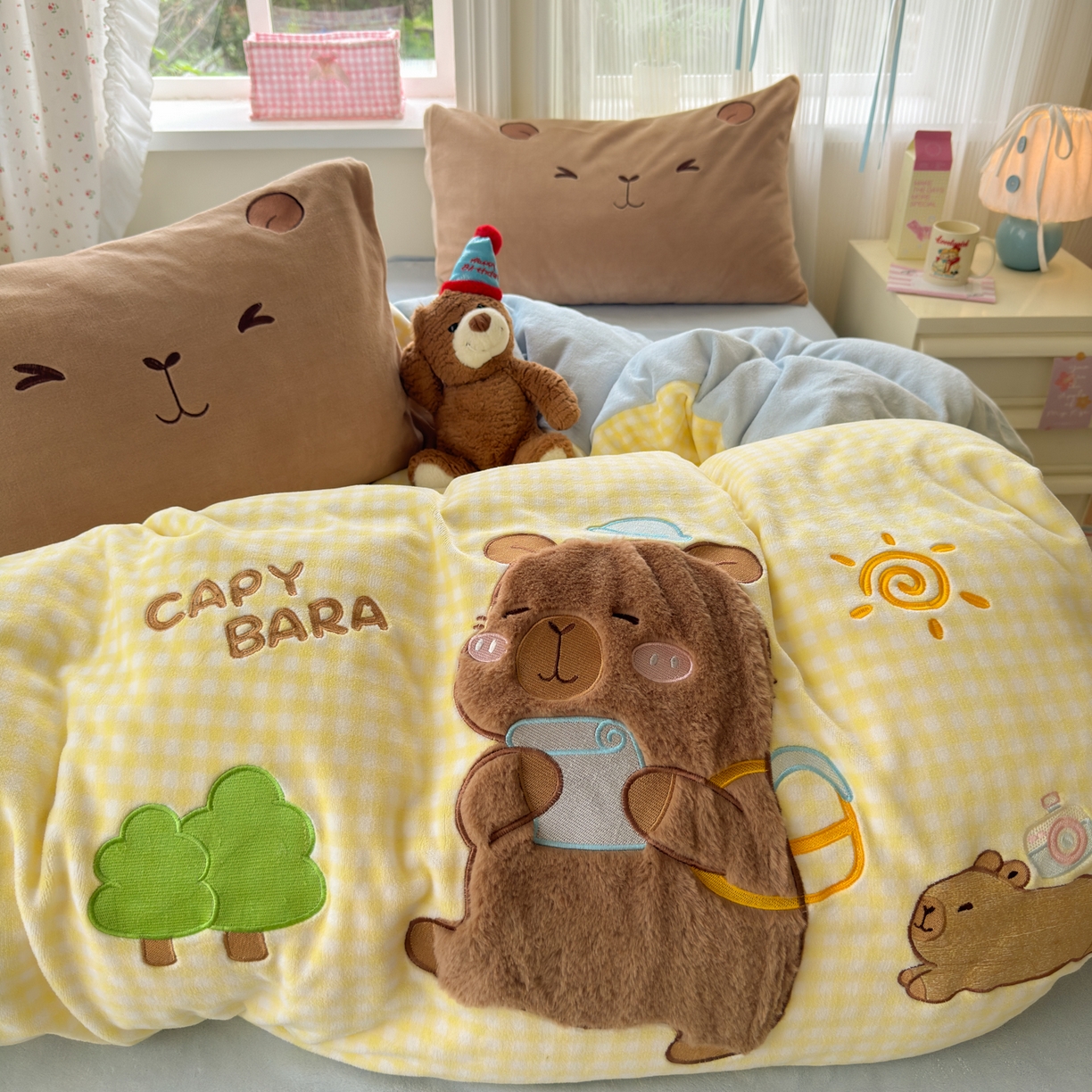 91家纺网 家纺一手货源 找家纺 小叮当家纺仓储工厂店 2025新款牛奶绒毛巾绣贴布绣牛奶绒四件套 水豚崽崽