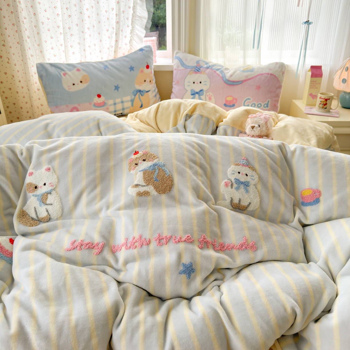 91家纺网 家纺一手货源 找家纺 小叮当家纺仓储工厂店 2025新款牛奶绒毛巾绣贴布绣牛奶绒四件套 晚安猫