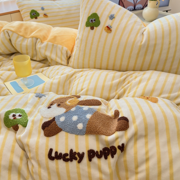 91家纺网 家纺一手货源 找家纺 小叮当家纺仓储工厂店 2025新款牛奶绒毛巾绣贴布绣牛奶绒四件套 小可乐