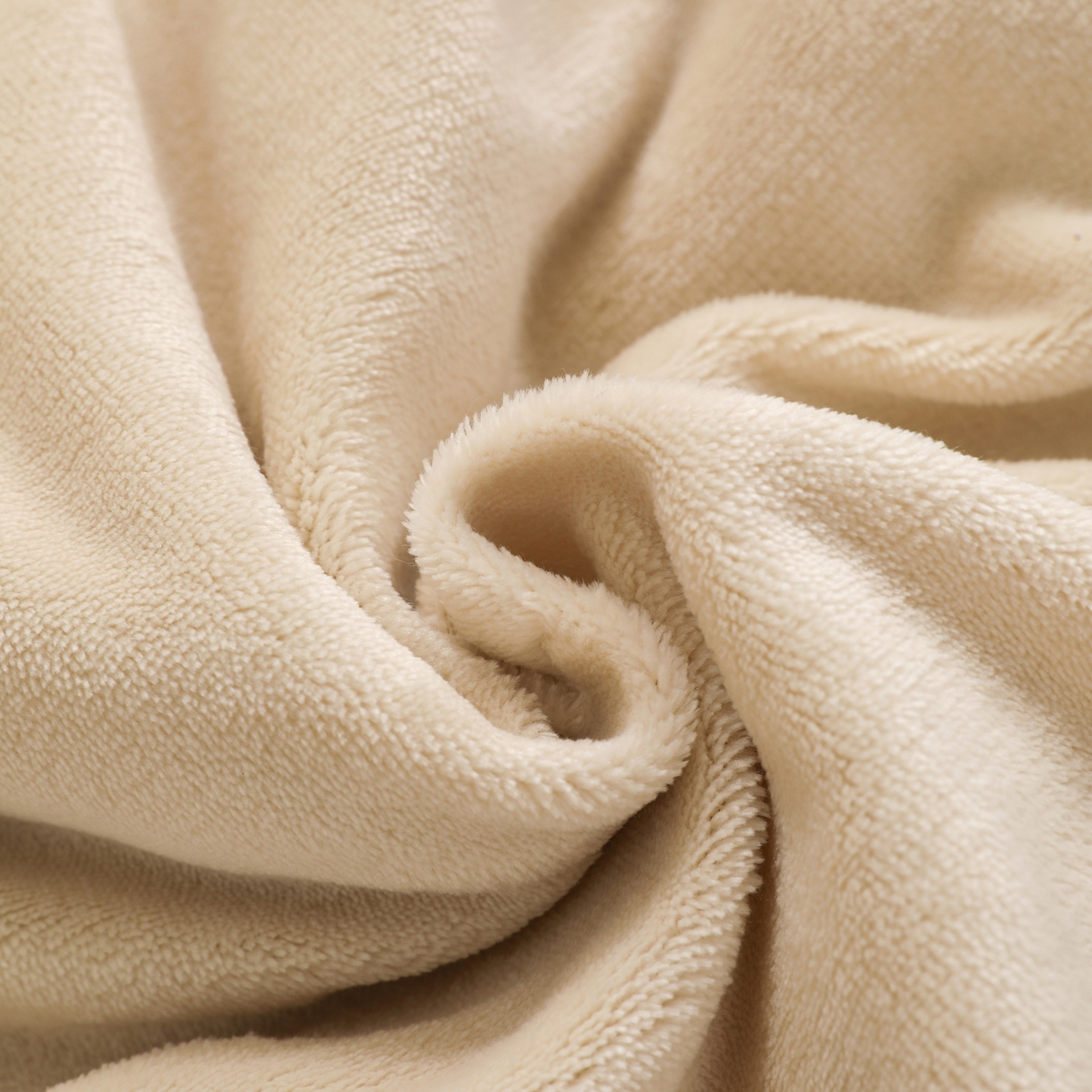 91家纺网 家纺一手货源 找家纺 翰轩家居 2025新款卡通牛奶绒抱枕被毛巾绣系列 眼镜狗-咖