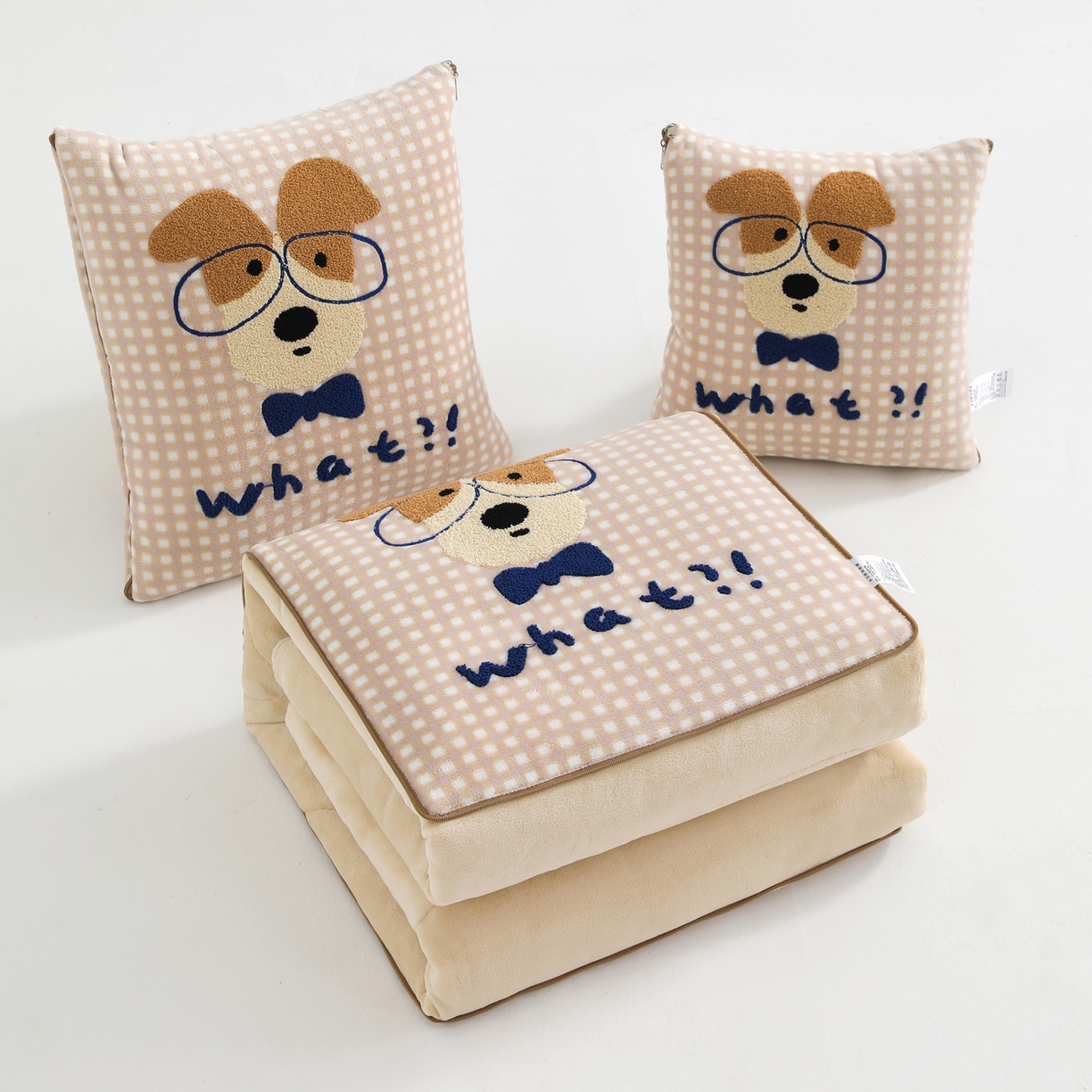 翰轩家居 2025新款卡通牛奶绒抱枕被毛巾绣系列 眼镜狗-咖