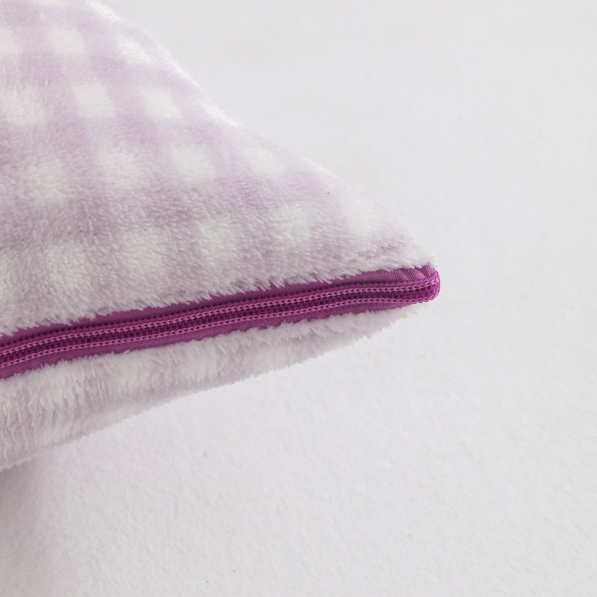 91家纺网 家纺一手货源 找家纺 翰轩家居 2025新款卡通牛奶绒抱枕被毛巾绣系列 滑板象