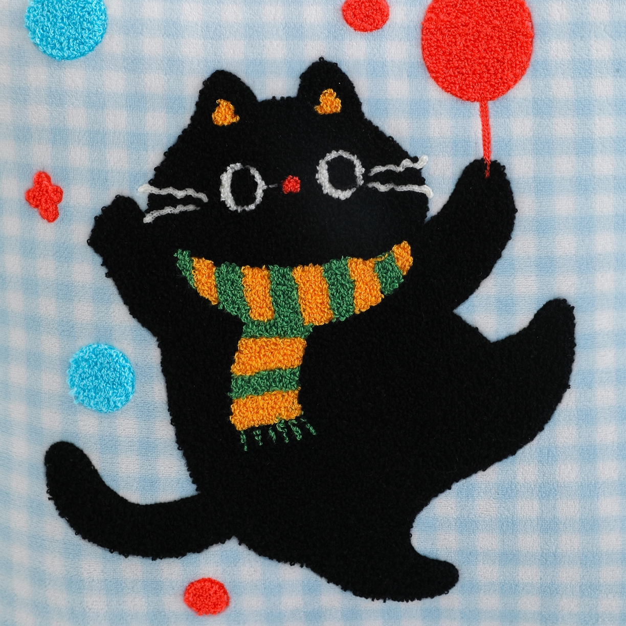 91家纺网 家纺一手货源 找家纺 翰轩家居 2025新款卡通牛奶绒抱枕被毛巾绣系列 气球猫-蓝