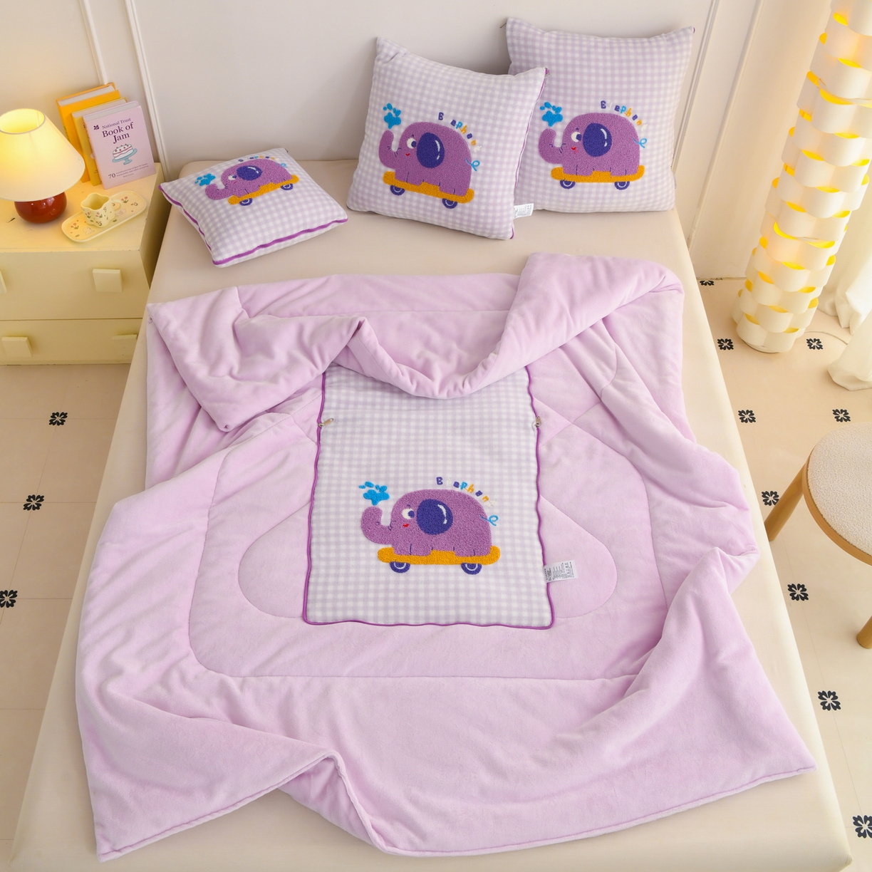 91家纺网 家纺一手货源 找家纺 翰轩家居 2025新款卡通牛奶绒抱枕被毛巾绣系列 滑板象