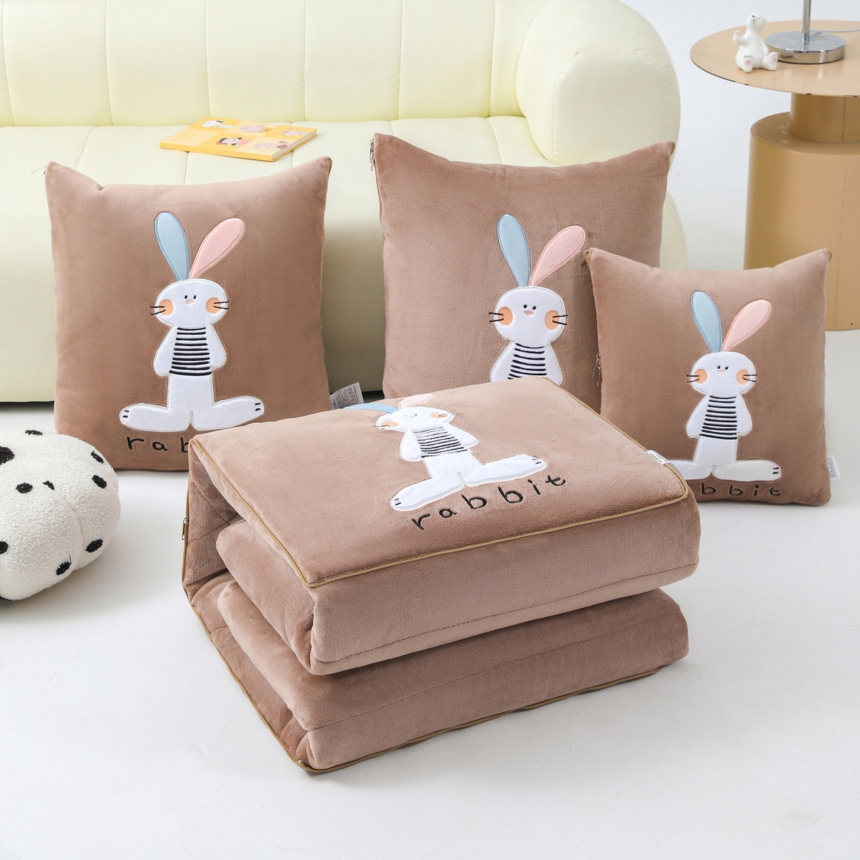 翰轩家居 2025新款卡通牛奶绒贴布绣抱枕被-梦幻兔系列 梦幻兔-咖啡棕