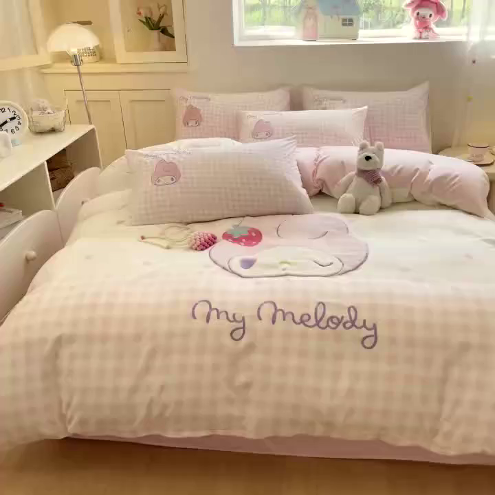 91家纺网 家纺一手货源 找家纺 桃心家居 2025新款A类三丽鸥正版授权云柔水洗棉兔毛贴布绣刺绣软糯四件套 云柔水洗棉-贴布绣美乐蒂