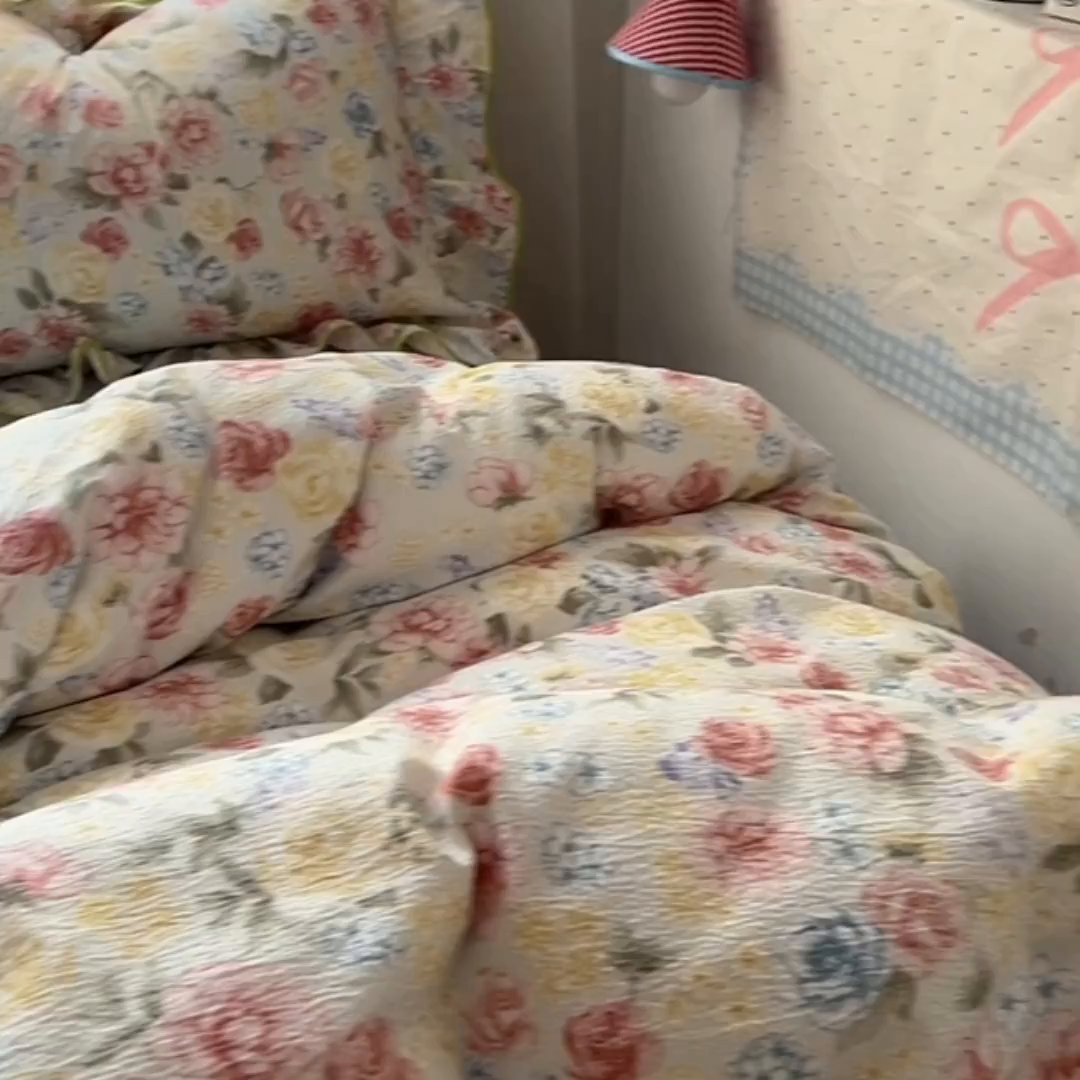 91家纺网 家纺一手货源 找家纺 春光里 2025新款亲肤舒适云感双层纱花边四件套 风格二（提供买家秀） 澜花