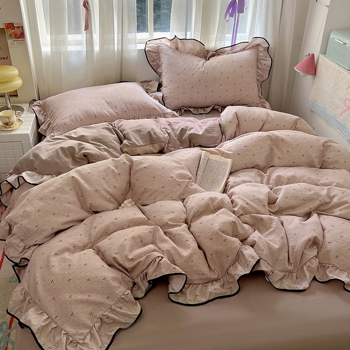 91家纺网 家纺一手货源 找家纺 春光里 2025新款亲肤舒适云感双层纱花边四件套 风格二（提供买家秀） 摩卡樱桃