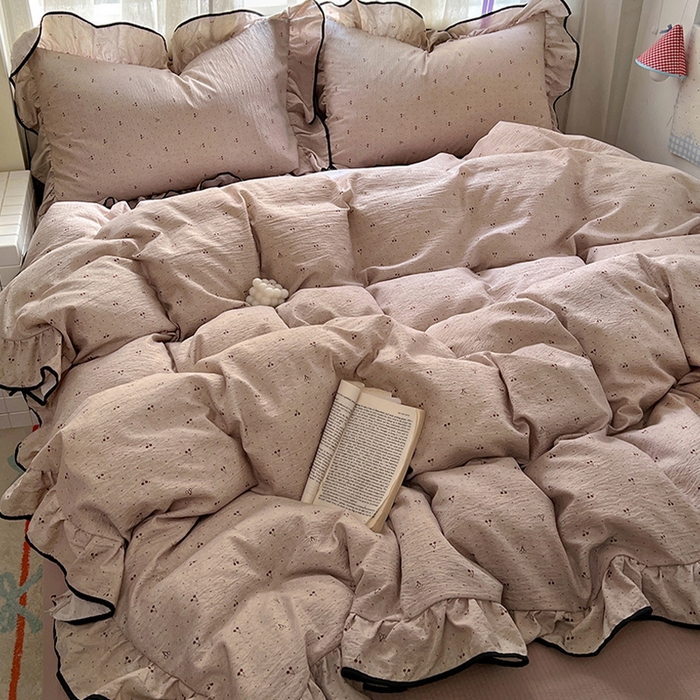 91家纺网 家纺一手货源 找家纺 春光里 2025新款亲肤舒适云感双层纱花边四件套 风格二（提供买家秀） 摩卡樱桃