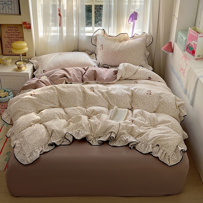 91家纺网 家纺一手货源 找家纺 春光里 2025新款亲肤舒适云感双层纱花边四件套 风格二（提供买家秀） 桃乐丝