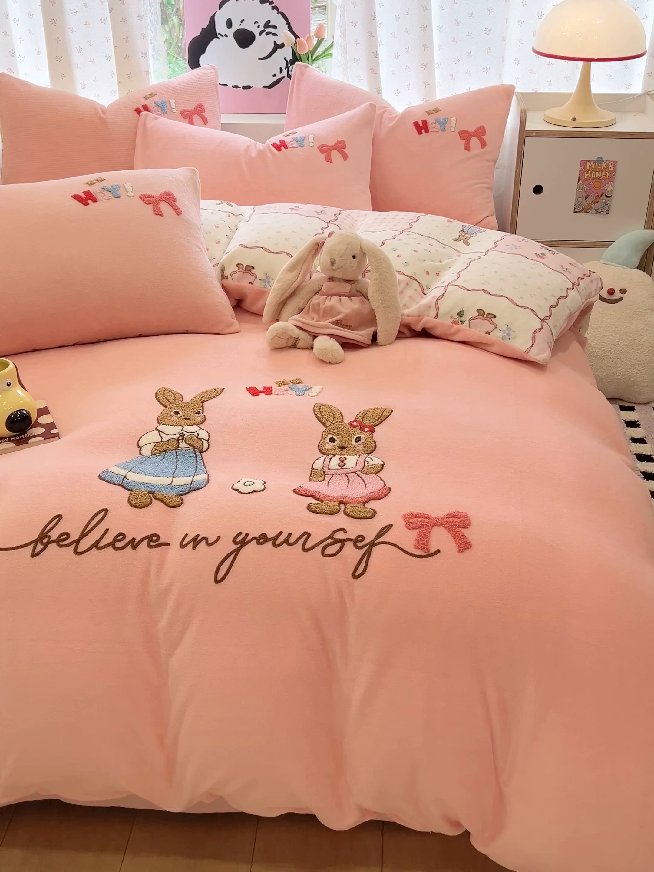 91家纺网 家纺一手货源 找家纺 （总）眠博士 2025新款牛奶绒毛巾绣四件套