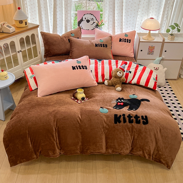 91家纺网 家纺一手货源 找家纺 眠博士 2025新款牛奶绒毛巾绣四件套 牛奶绒毛巾绣-喵喵