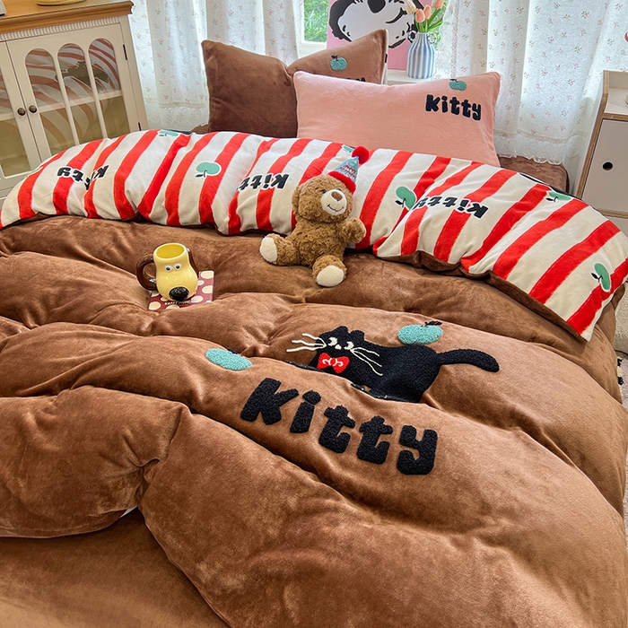 91家纺网 家纺一手货源 找家纺 眠博士 2025新款牛奶绒毛巾绣四件套 牛奶绒毛巾绣-喵喵