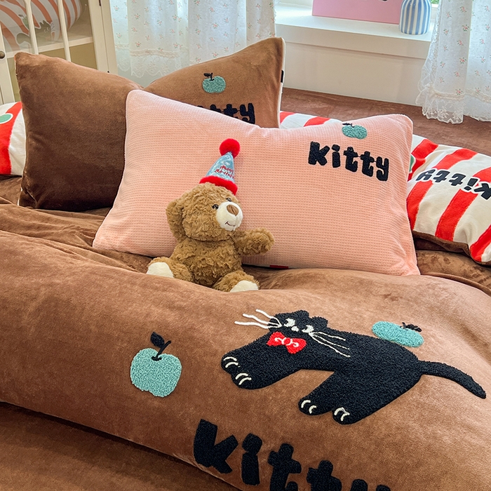 91家纺网 家纺一手货源 找家纺 眠博士 2025新款牛奶绒毛巾绣四件套 牛奶绒毛巾绣-喵喵