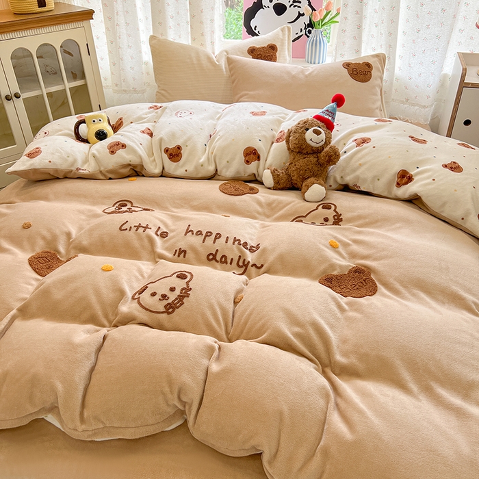 91家纺网 家纺一手货源 找家纺 眠博士 2025新款牛奶绒毛巾绣四件套 牛奶绒毛巾绣-熊熊