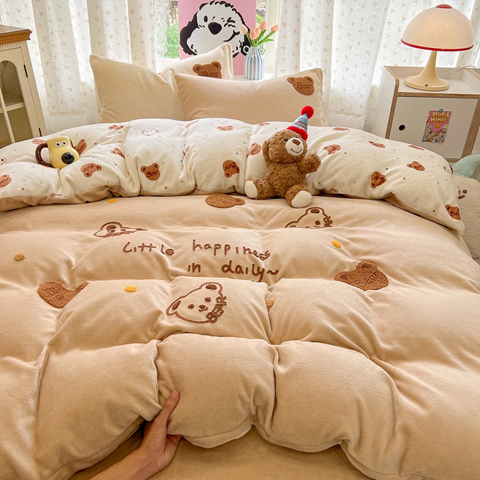 91家纺网 家纺一手货源 找家纺 眠博士 2025新款牛奶绒毛巾绣四件套 牛奶绒毛巾绣-熊熊