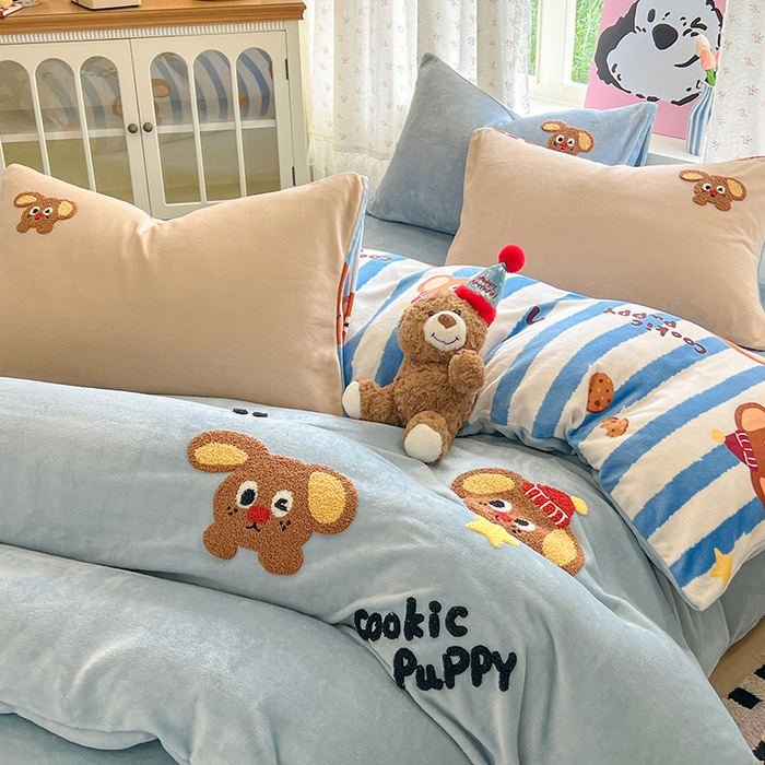 91家纺网 家纺一手货源 找家纺 眠博士 2025新款牛奶绒毛巾绣四件套 牛奶绒毛巾绣-汪汪