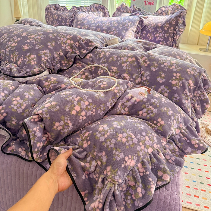 91家纺网 家纺一手货源 找家纺 （总）梦莱斯 2025新款加厚保暖双面牛奶绒四件套-黑色花边款