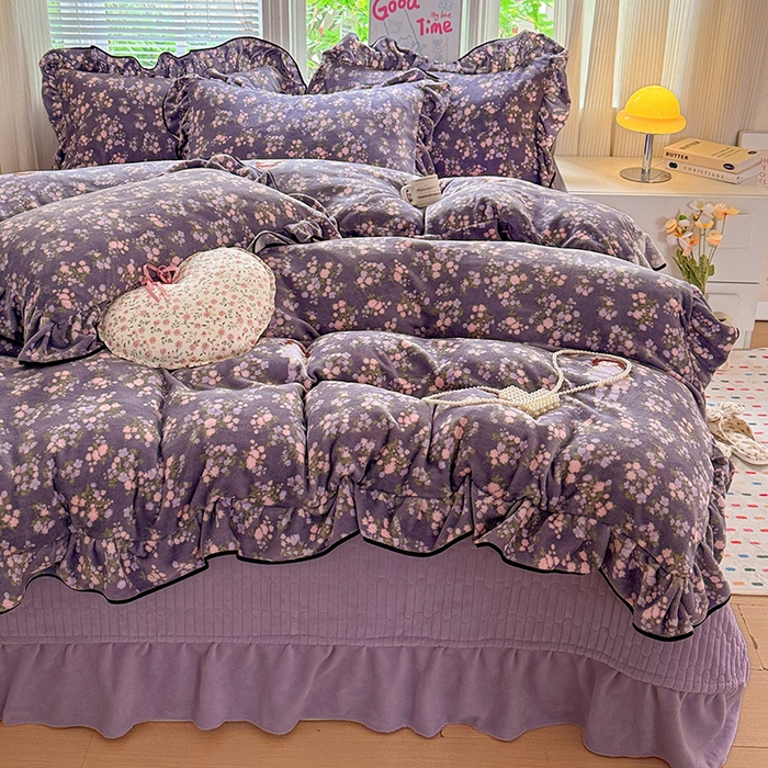 91家纺网 家纺一手货源 找家纺 梦莱斯 2025新款加厚保暖双面牛奶绒四件套-黑色花边款 爱丽丝花园