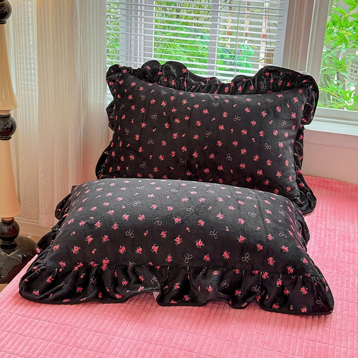 91家纺网 家纺一手货源 找家纺 梦莱斯 2025新款加厚保暖双面牛奶绒四件套-黑色花边款 暗香