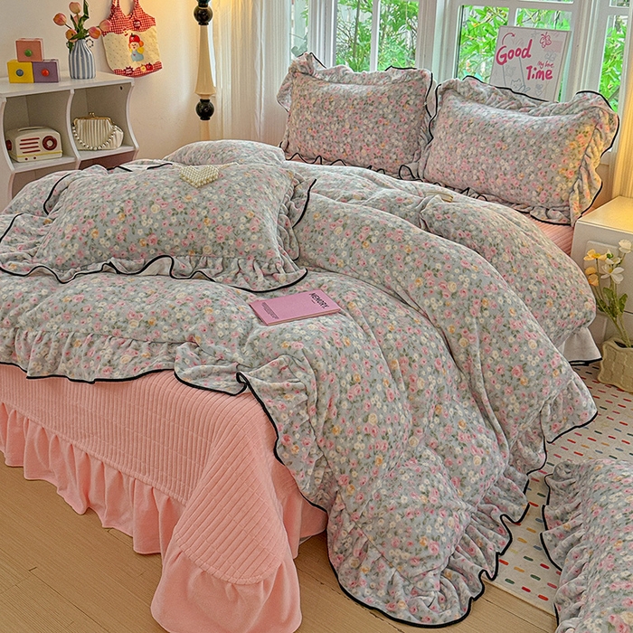 91家纺网 家纺一手货源 找家纺 梦莱斯 2025新款加厚保暖双面牛奶绒四件套-黑色花边款 春不晚