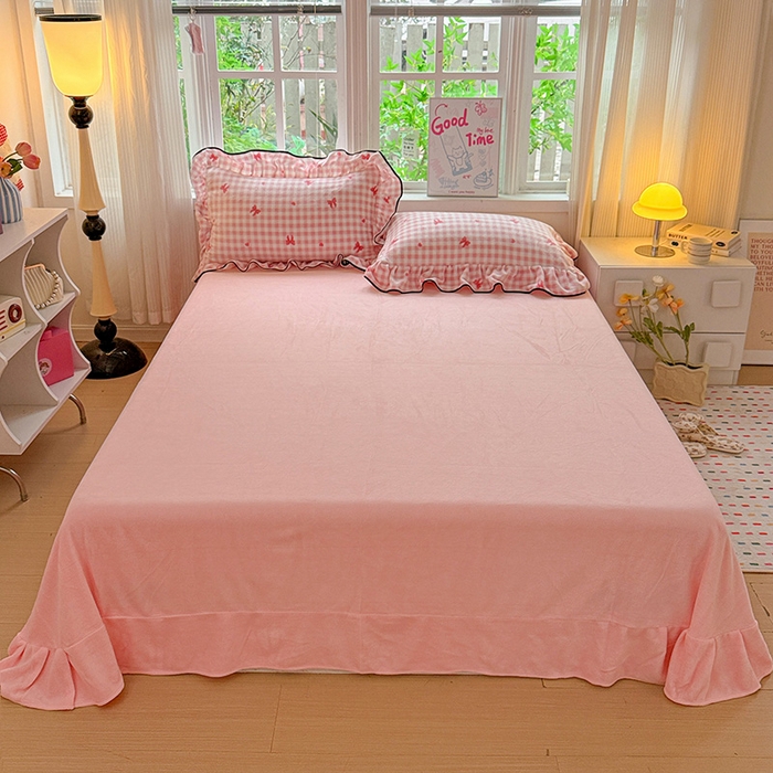 91家纺网 家纺一手货源 找家纺 梦莱斯 2025新款加厚保暖双面牛奶绒四件套-黑色花边款 粉红蝴蝶结