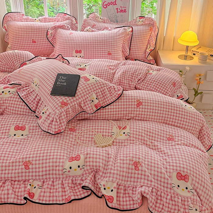 91家纺网 家纺一手货源 找家纺 梦莱斯 2025新款加厚保暖双面牛奶绒四件套-黑色花边款 粉色猫