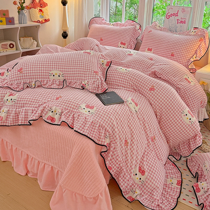 91家纺网 家纺一手货源 找家纺 梦莱斯 2025新款加厚保暖双面牛奶绒四件套-黑色花边款 粉色猫