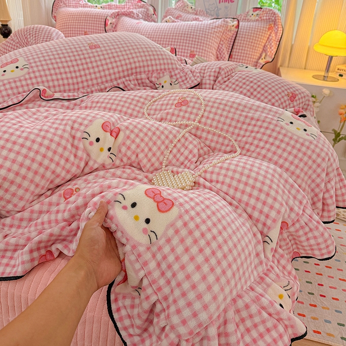 91家纺网 家纺一手货源 找家纺 梦莱斯 2025新款加厚保暖双面牛奶绒四件套-黑色花边款 粉色猫