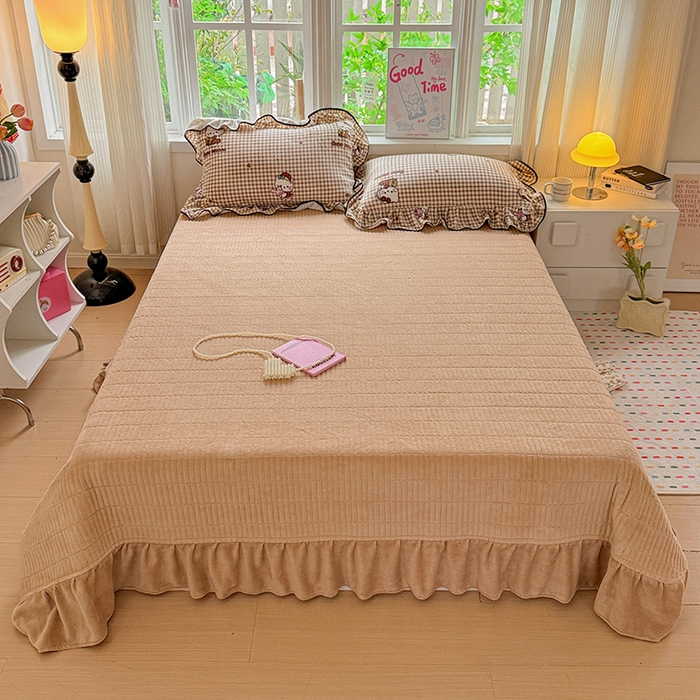 91家纺网 家纺一手货源 找家纺 梦莱斯 2025新款加厚保暖双面牛奶绒四件套-黑色花边款 格子猫