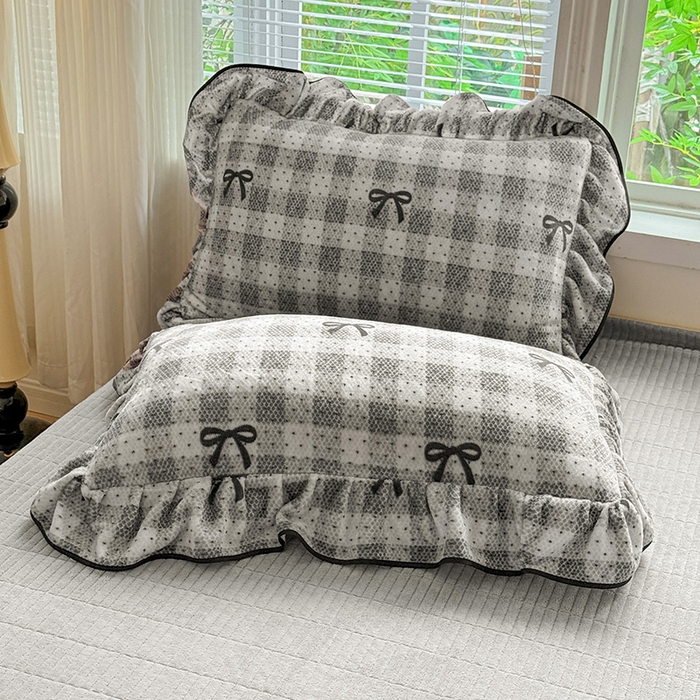 91家纺网 家纺一手货源 找家纺 梦莱斯 2025新款加厚保暖双面牛奶绒四件套-黑色花边款 蝴蝶结