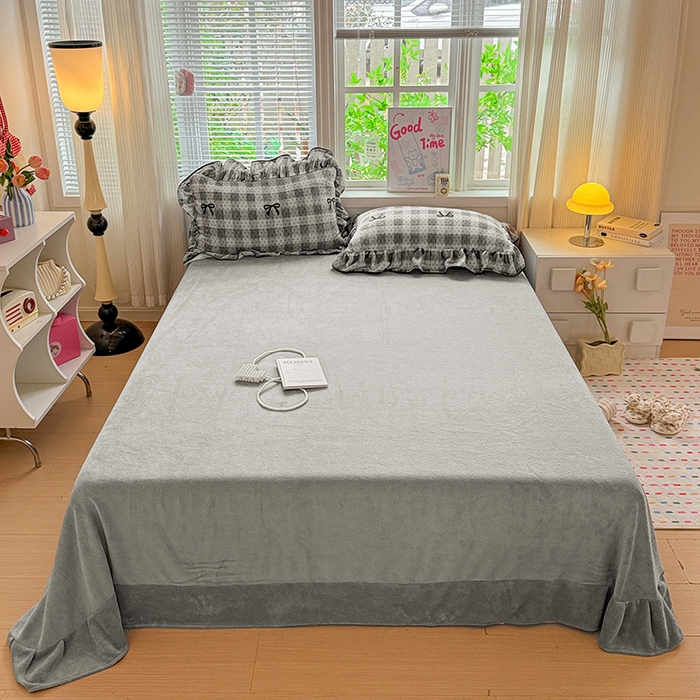 91家纺网 家纺一手货源 找家纺 梦莱斯 2025新款加厚保暖双面牛奶绒四件套-黑色花边款 蝴蝶结