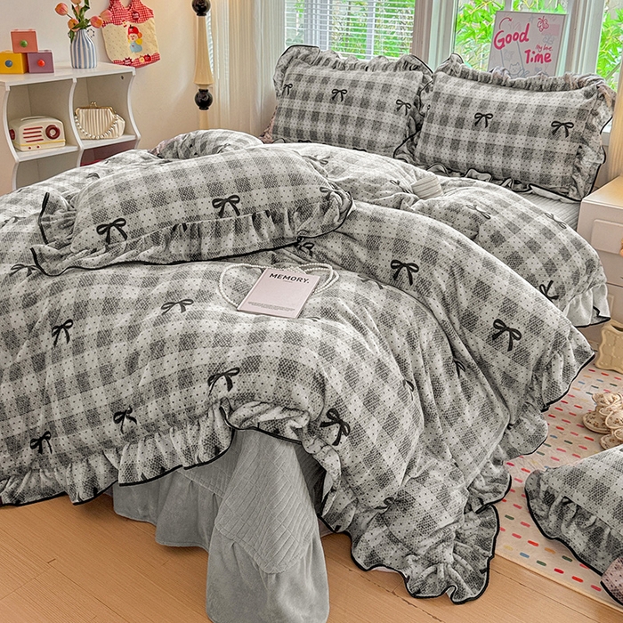 91家纺网 家纺一手货源 找家纺 梦莱斯 2025新款加厚保暖双面牛奶绒四件套-黑色花边款 蝴蝶结