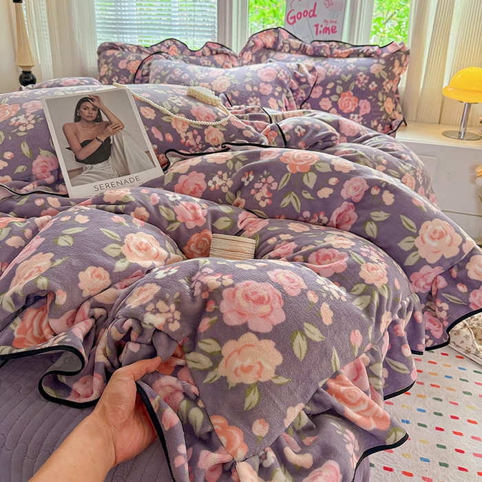 91家纺网 家纺一手货源 找家纺 梦莱斯 2025新款加厚保暖双面牛奶绒四件套-黑色花边款 花里梦