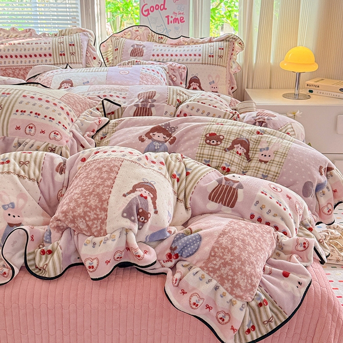 91家纺网 家纺一手货源 找家纺 梦莱斯 2025新款加厚保暖双面牛奶绒四件套-黑色花边款 快乐女孩